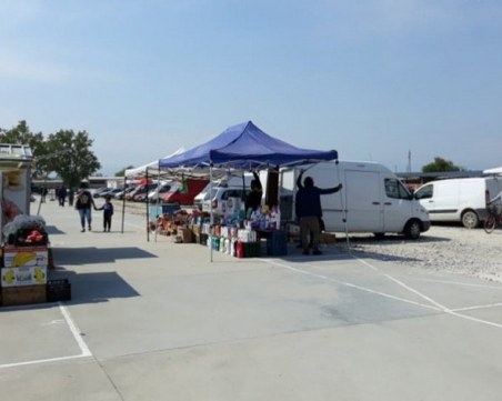 Акция на полицията на пазар в Раковски