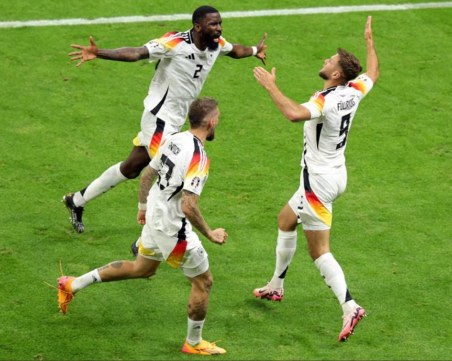 Големи проблеми в защитата на Германия за осминафиналите