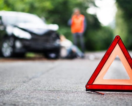 Шофьор загина при катастрофа в Сливенско, трима са ранени