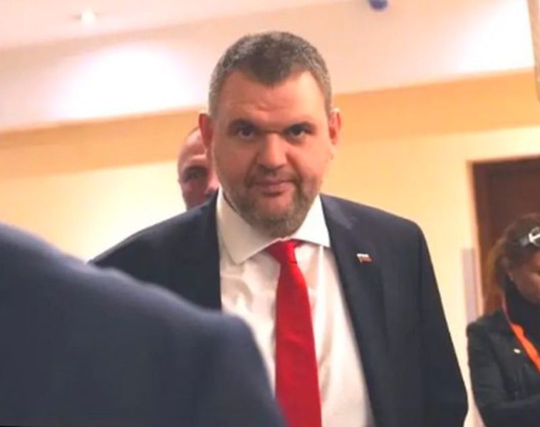 Пеевски скочи срещу македонския премиер: Няма да сме безучастни към провокациите