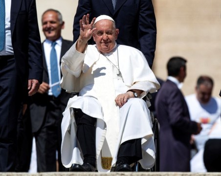 Папата апелира да се сложи край на производството и трафика на наркотици