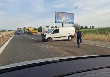 Катастрофата на АМ Тракия блокира движението посока София сигнализират шофьори