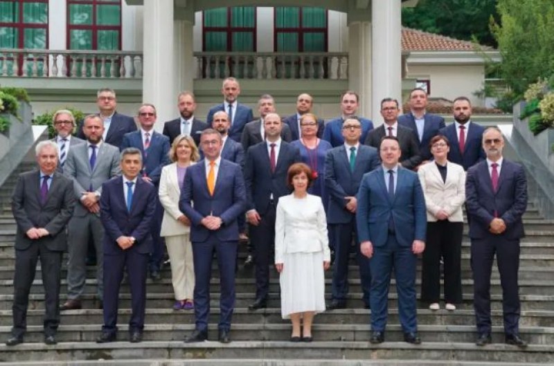 Министърка от кабинета на Мицкоски се оказа с българско гражданство
