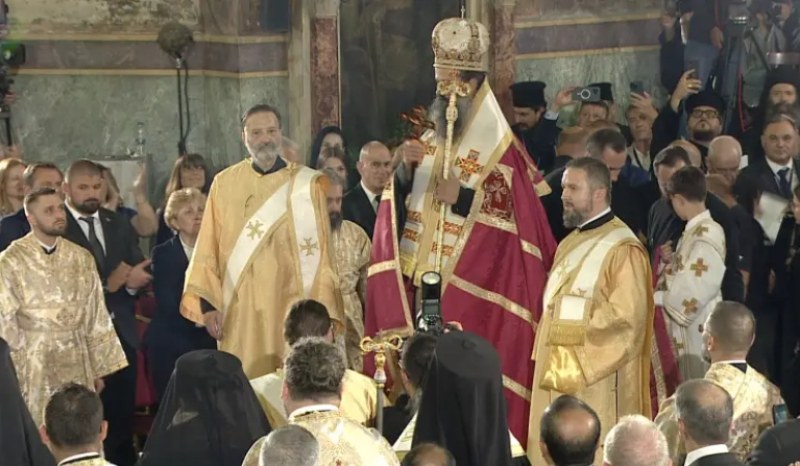 Даниил с първи думи като Патриарх на България: Да сме с Бога и Бог да е с нас!  НА ЖИВО