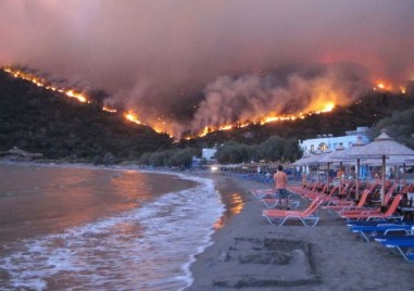 Гръцките противопожарни служби днес се борят с големи пожари които