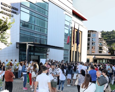Кандидат-студентите за МУ-Пловдив писаха по вариант 1 на изпита по биология и химия