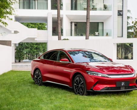 Китайскaта ВYD се готви да свали Tesla от върха, почти ги догони по продажби