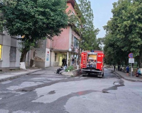 Пожар избухна в болница в Благоевград, пациенти са пострадали
