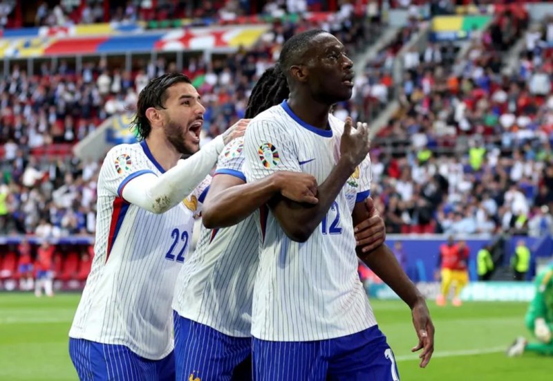 Франция се класира за четвъртфиналите без гол от игра
