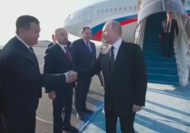 Руският президент Владимир Путин пристигна в Казахстан за участие в