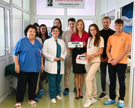 Студенти медици направиха дарение за Клиниката по детска хирургия към УМБАЛ „Свети Георги