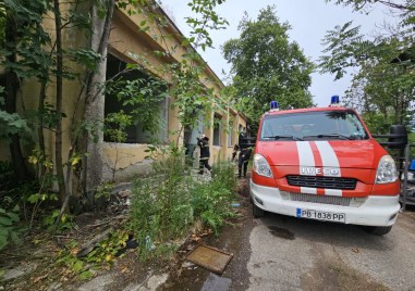 Два пожара бушуват в Пловдив към настоящия момент и ангажираха
