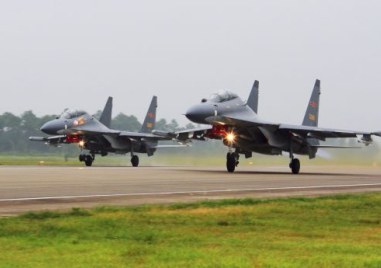 Сирена за ракетни и въздушни нападения се включи в израелските райони граничещи