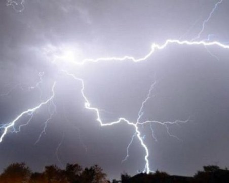 Властите в Гърция с предупреждение: Очакваме силни бури и лошо време