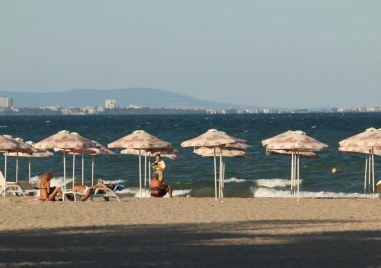 След дълга борба с вълните и мъртво течение Християн Филипов  от