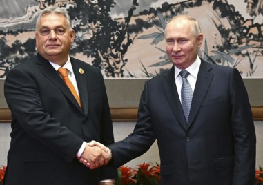 Руският президент Владимир Путин каза днес на унгарския премиер Виктор