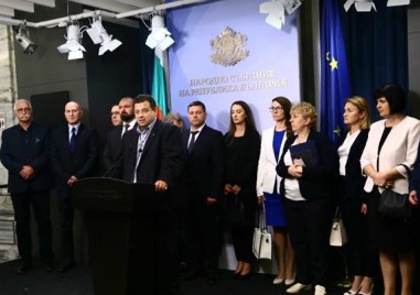 6 депутати напускат парламентарната група на Величие и тя се