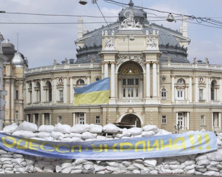 Ракетна атака в Одеса, има ранени и загинал