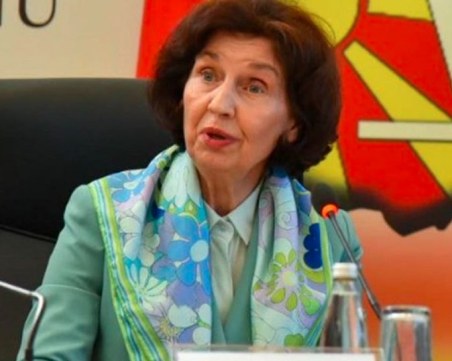 Силяновска: Изпълнихме си договора, няма да преговаряме с България за език и история