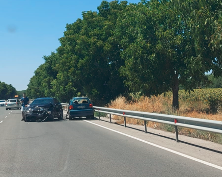 Челна катастрофа на пътя Пловдив - Пазарджик, движението е затруднено