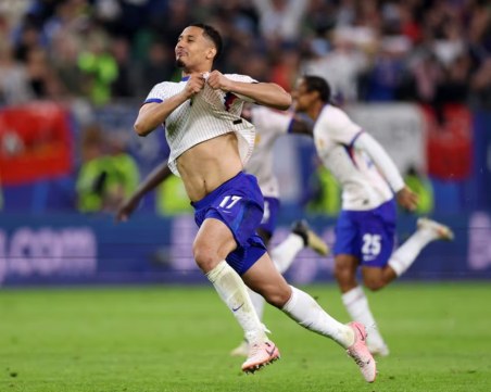 Франция се класира на полуфиналите отново без гол от игра