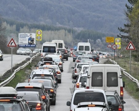 Интензивен трафик на границите с Гърция, Турция, Румъния и Сърбия