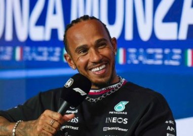 Люис Хамилтън прекъсна дългото си чакане и взе първа победа