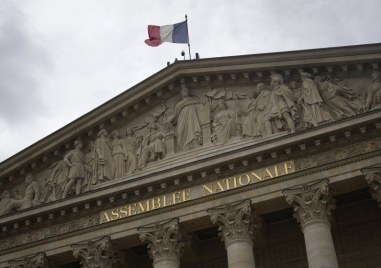 Втори тур на предсрочните парламентарни избори във Франция Днес трябва