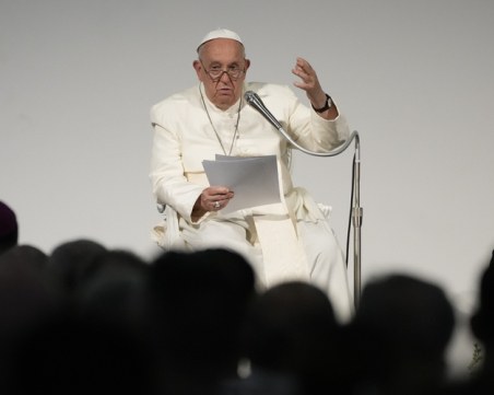 Папата: Демокрацията е в лошо състояние