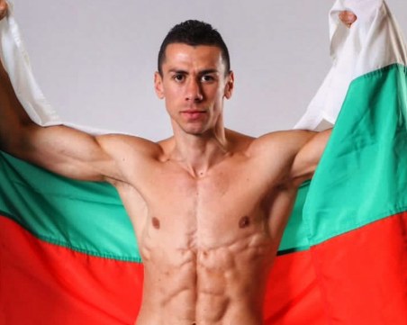 Стоян Копривленски с уникална победа над легендата Буакау Банчамек