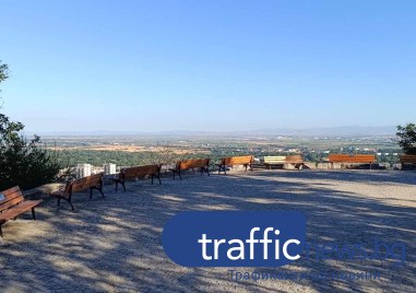 Пейките поставени по меко казано странен начин на върха на