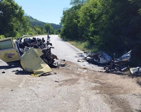 Дядото на 17-годишния, причинил тежко ПТП с жертви: Влюби се и стана фалът