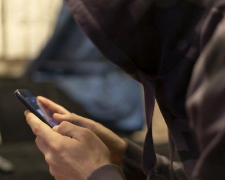 Двама българи с измама за 57 хиляди евро в Гърция