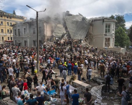 Кремъл: Украински противоракетен огън е ударил болницата в Киев