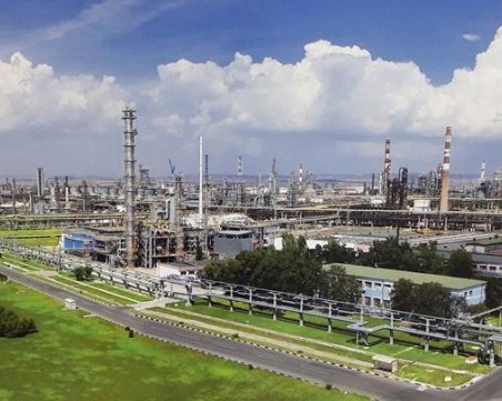 Пожар пламна близо до бургаската рафинерия „Лукойл-Нефтохим