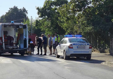 Лек автомобил Хонда блъсна тази сутрин жена която пресича на