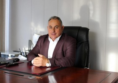 Протестиращите днес пред сградата на парламента група граждани на община