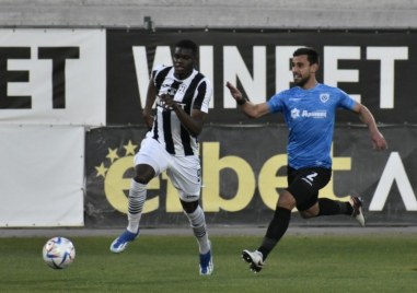 Няколко руски клуба се борят за подписа на нападателя на