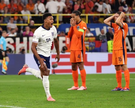 Англия пак е на финал, неочакван герой прати 