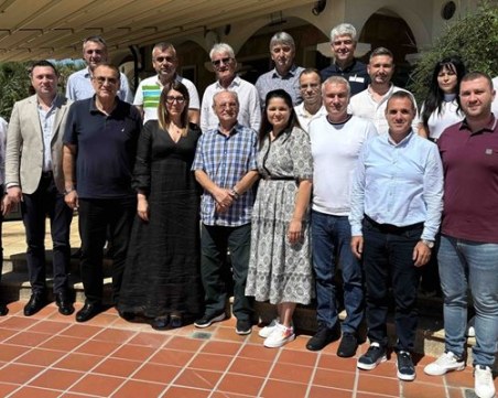 Групата на ДПС изключи Джевдет Чакъров и останалите от сбирката при Ахмед Доган