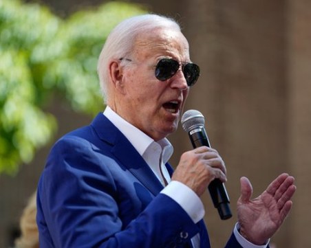 И сенатор призова Байдън да се оттегли