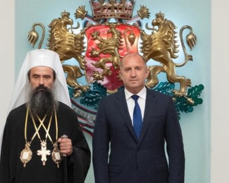 Радев към патриарх Даниил: Хората разчитат на църквата да бъде стожер на моралните устои