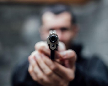 Стрелба в пловдивско село, мъж опита да подплаши кредиторска фирма