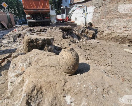 Ценен надпис от древна статуя откриха археолозите в центъра на Пловдив