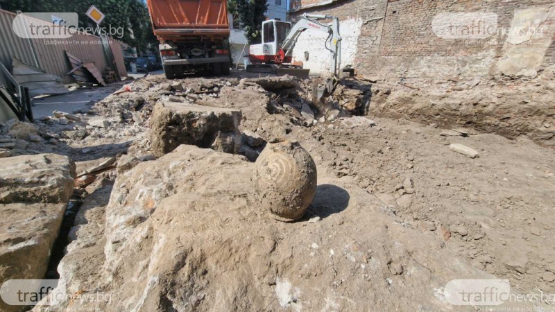 Ценен надпис от древна статуя откриха археолозите в центъра на Пловдив