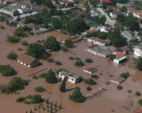 Наводнения в Словакия, двама туристи загинаха
