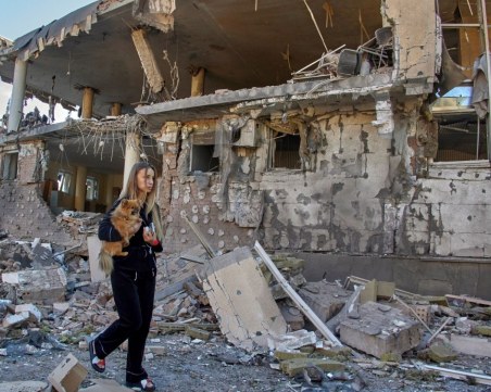 Петима убити при руски удари тази нощ в Украйна