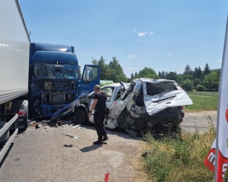 Жена загина при тежка катастрофа на пътя Русе - Варна