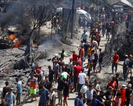 Хамас съобщи, че 71 са убити при израелски удар срещу хуманитарната зона в Газа