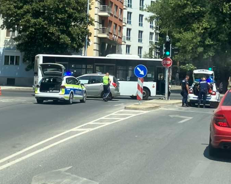 Катастрофа затруднява движението около църквата св. Петка в Пловдив